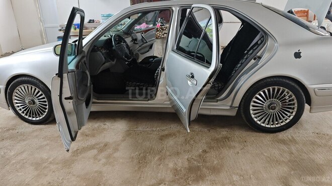 Mercedes E 240-14