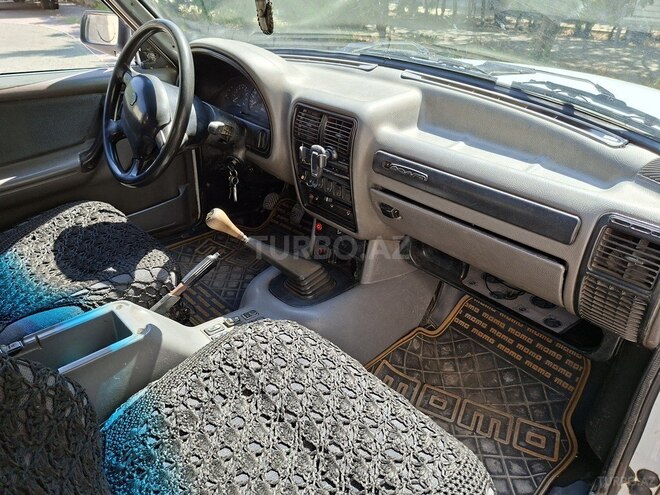 GAZ 3110 "Volga"-8