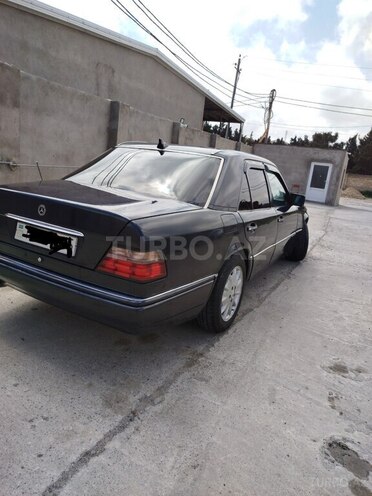 Mercedes 220 E-3