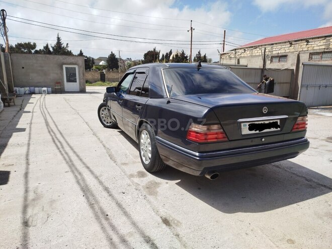 Mercedes 220 E-4
