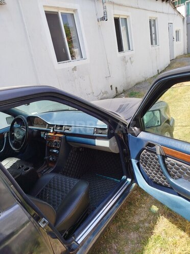 Mercedes 220 E-6