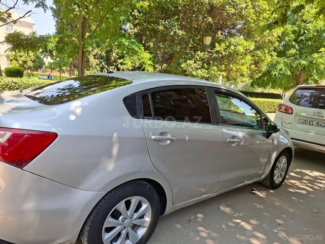 Kia Rio-4