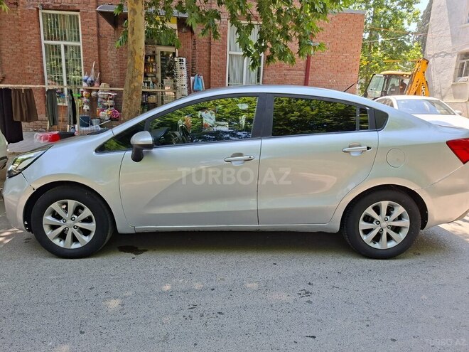 Kia Rio-5