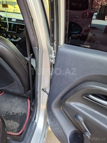 Kia Rio-7