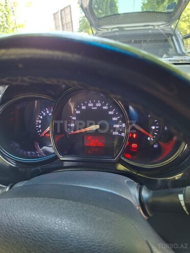Kia Rio-11