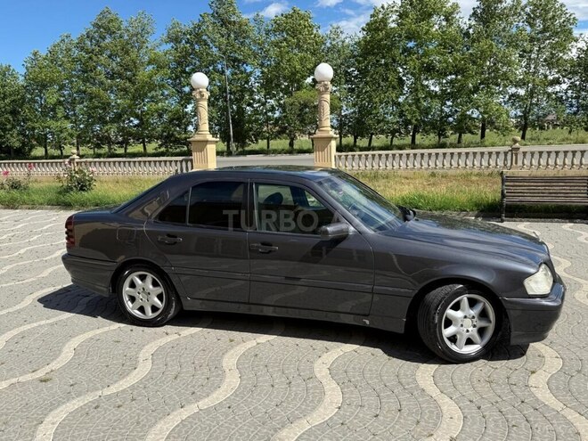 Mercedes C 200-10