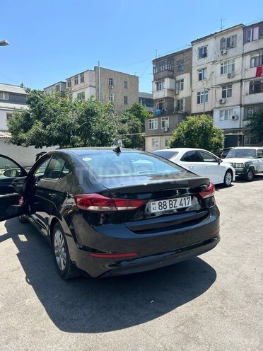 Hyundai Elantra-2