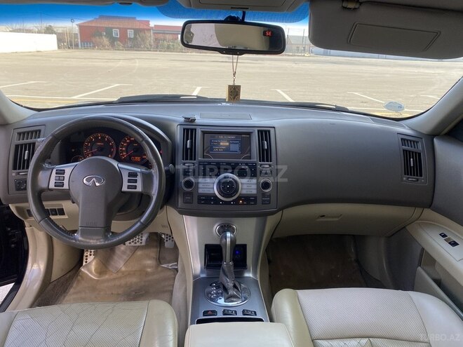 Infiniti FX35-11