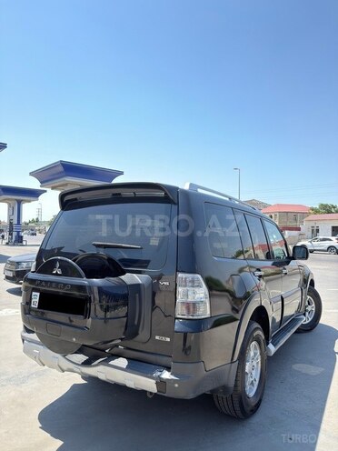 Mitsubishi Pajero-3