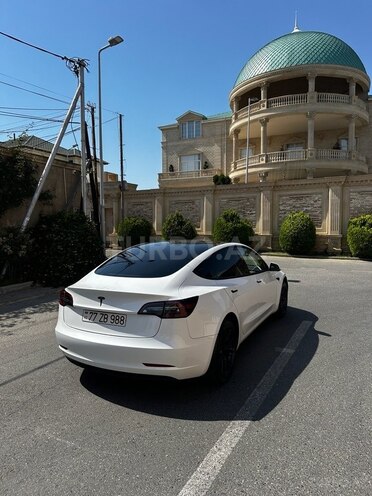 Tesla Model 3-8