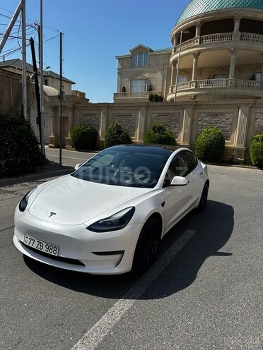 Tesla Model 3-7