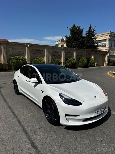Tesla Model 3-6