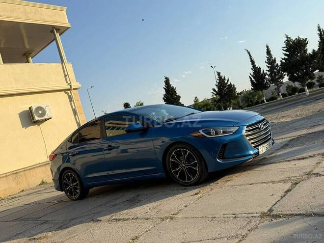 Hyundai Elantra-2