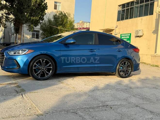Hyundai Elantra-3