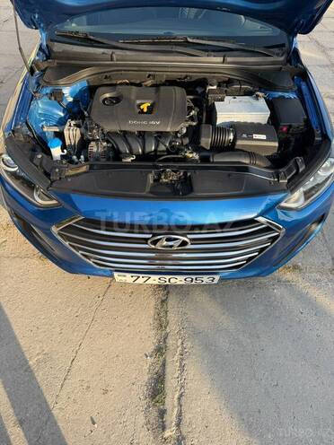 Hyundai Elantra-14