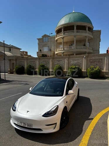 Tesla Model 3-9