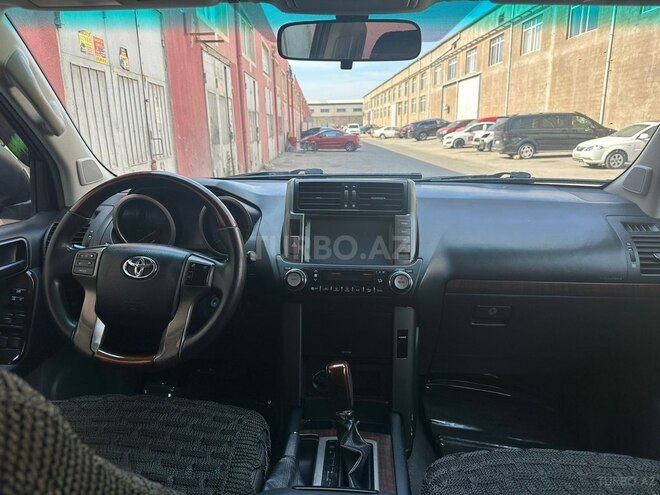 Toyota Land Cruiser Prado-3