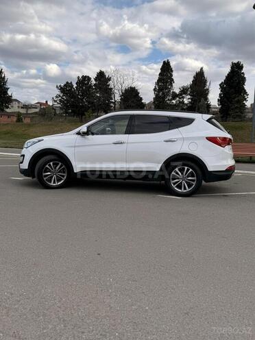 Hyundai Santa Fe-5