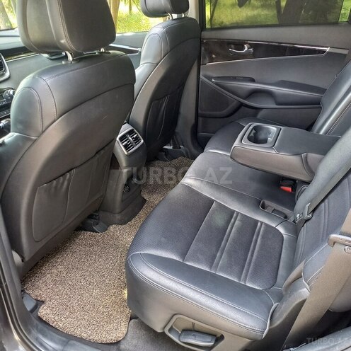 Kia Sorento-9