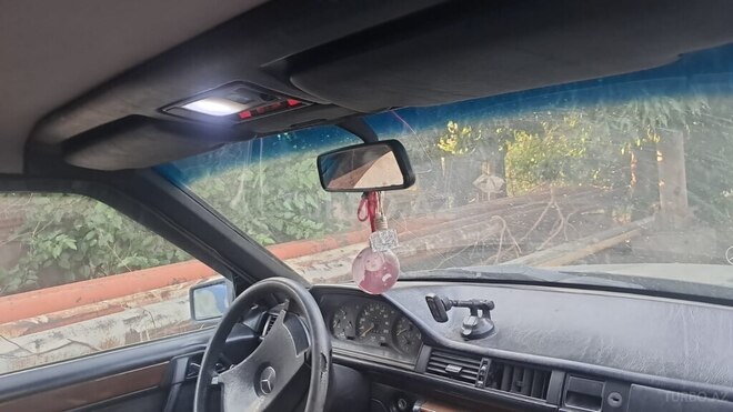 Mercedes 200 E-4