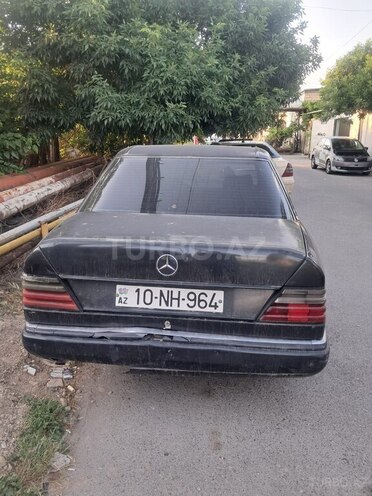 Mercedes 200 E-12