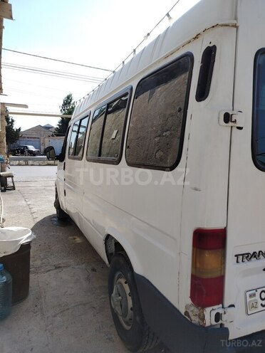 Ford Transit-7