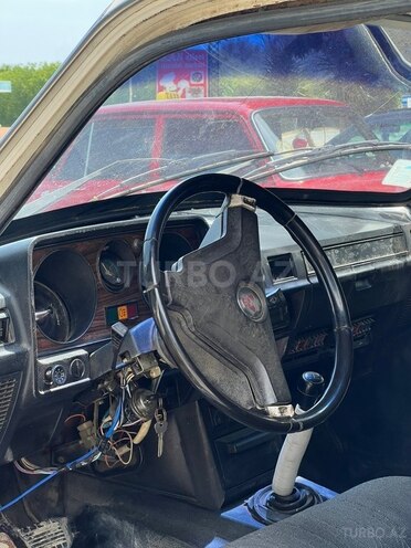 GAZ 24 "Volga"-10