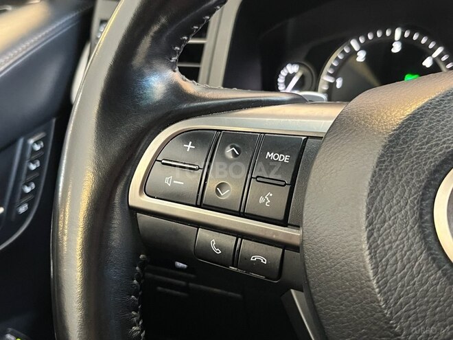 Lexus LX 450d-11