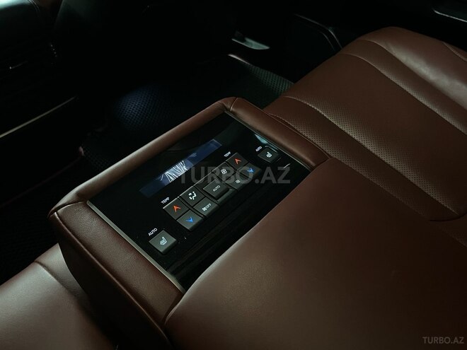Lexus LX 450d-32