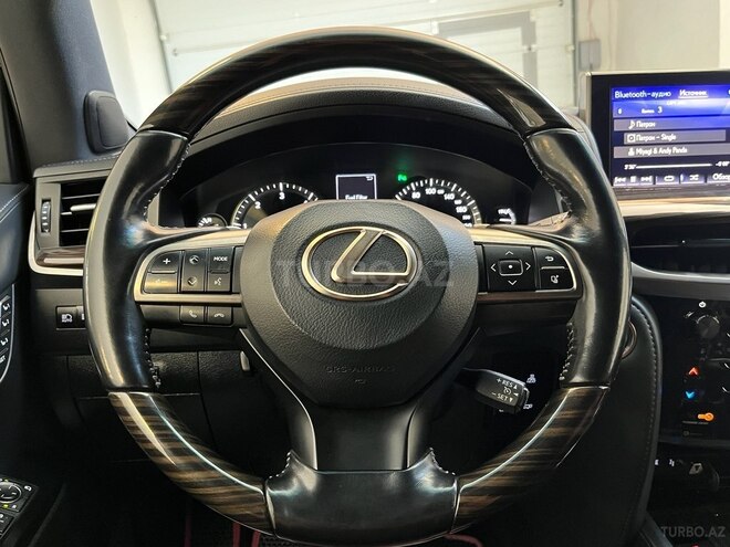 Lexus LX 450d-9