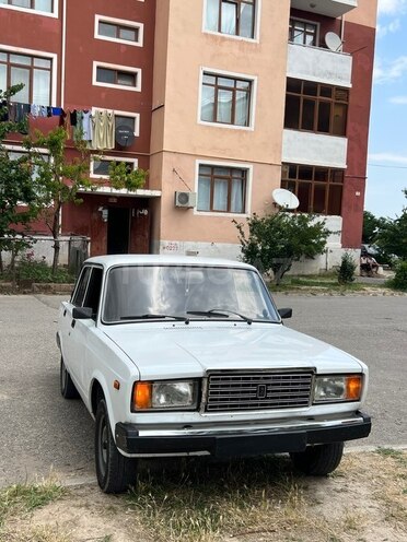 LADA (VAZ) 2107-1
