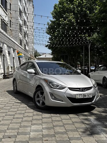 Hyundai Elantra-2