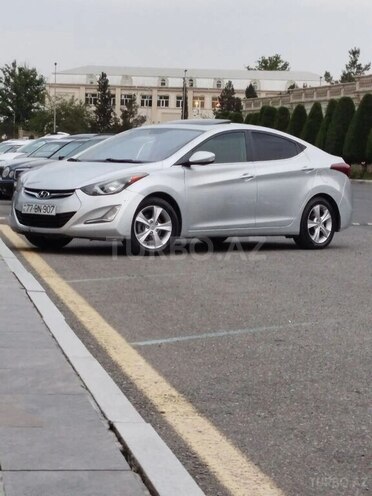 Hyundai Elantra-6