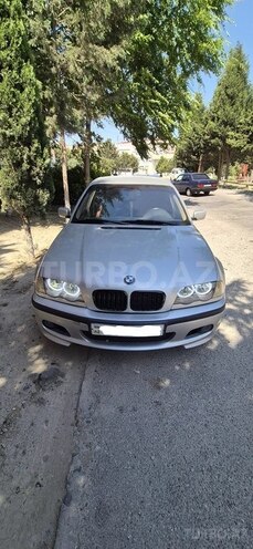 BMW 320-1