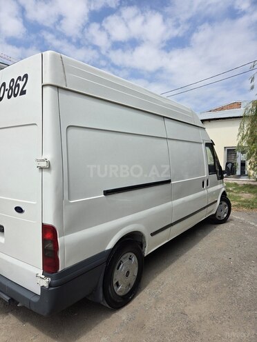 Ford Transit-9