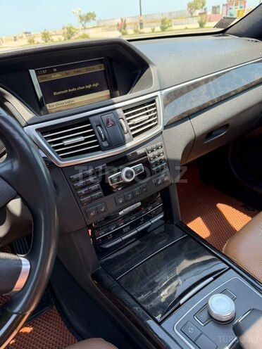 Mercedes E 220-10