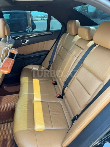 Mercedes E 220-12
