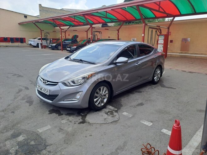 Hyundai Elantra-1