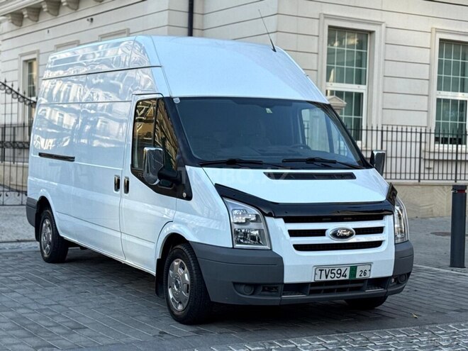 Ford Transit-6