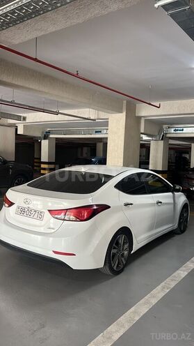 Hyundai Elantra-8