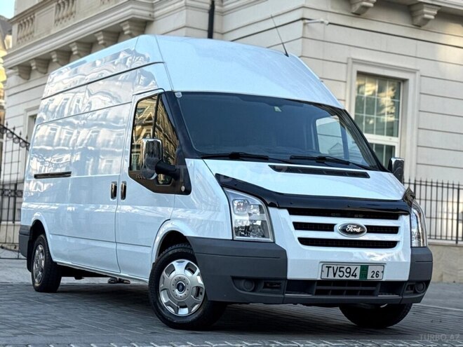 Ford Transit-8