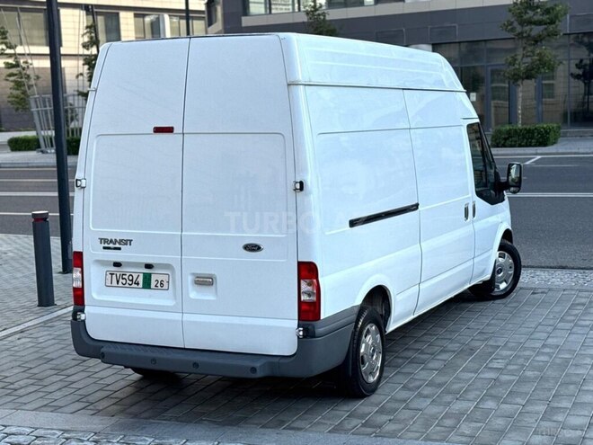 Ford Transit-12