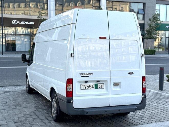Ford Transit-15