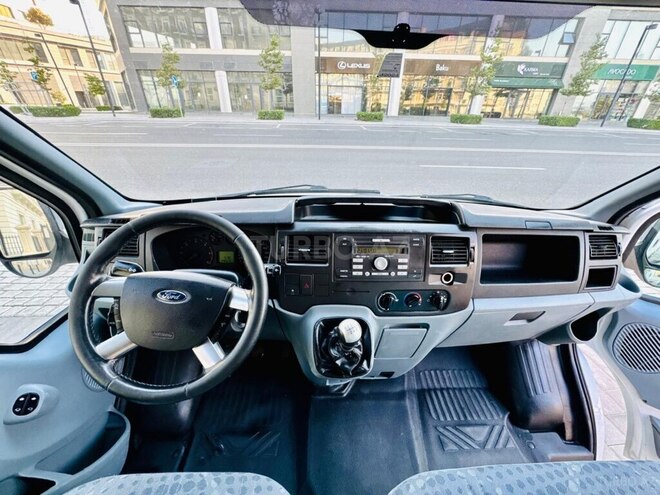 Ford Transit-18