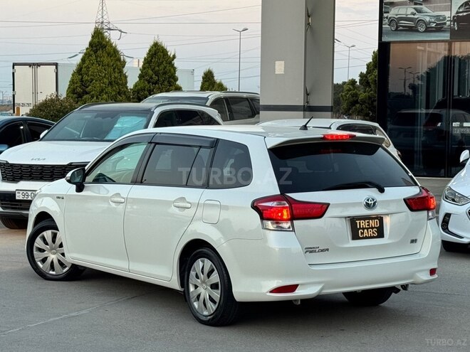 Toyota Corolla Fielder-8