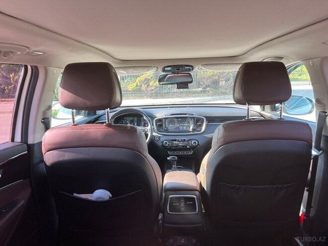Kia Sorento-12