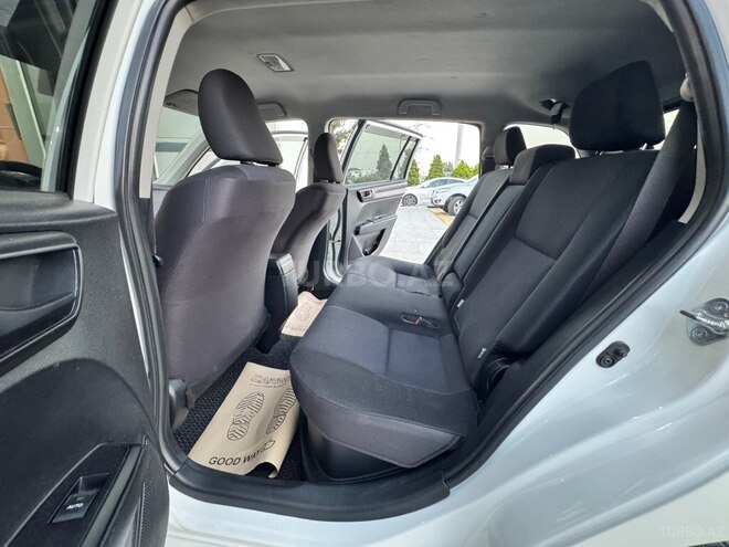 Toyota Corolla Fielder-26