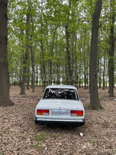 LADA (VAZ) 2107-2