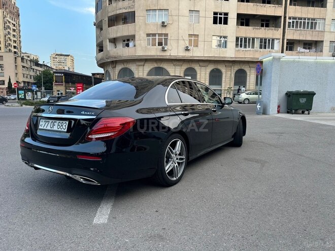 Mercedes E 300 4MATIC-3