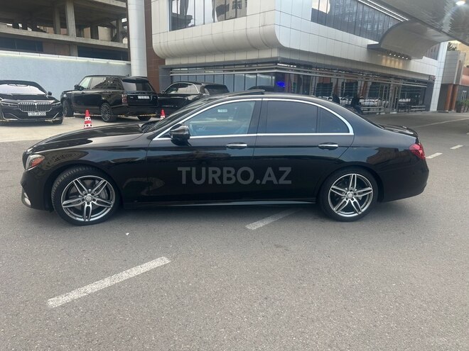 Mercedes E 300 4MATIC-5